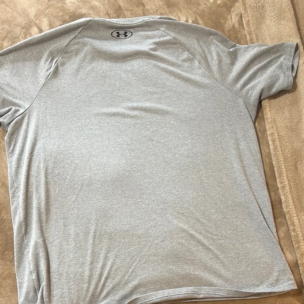 Under Armour Men's Gray T-Shirt - Picture 3 of 3